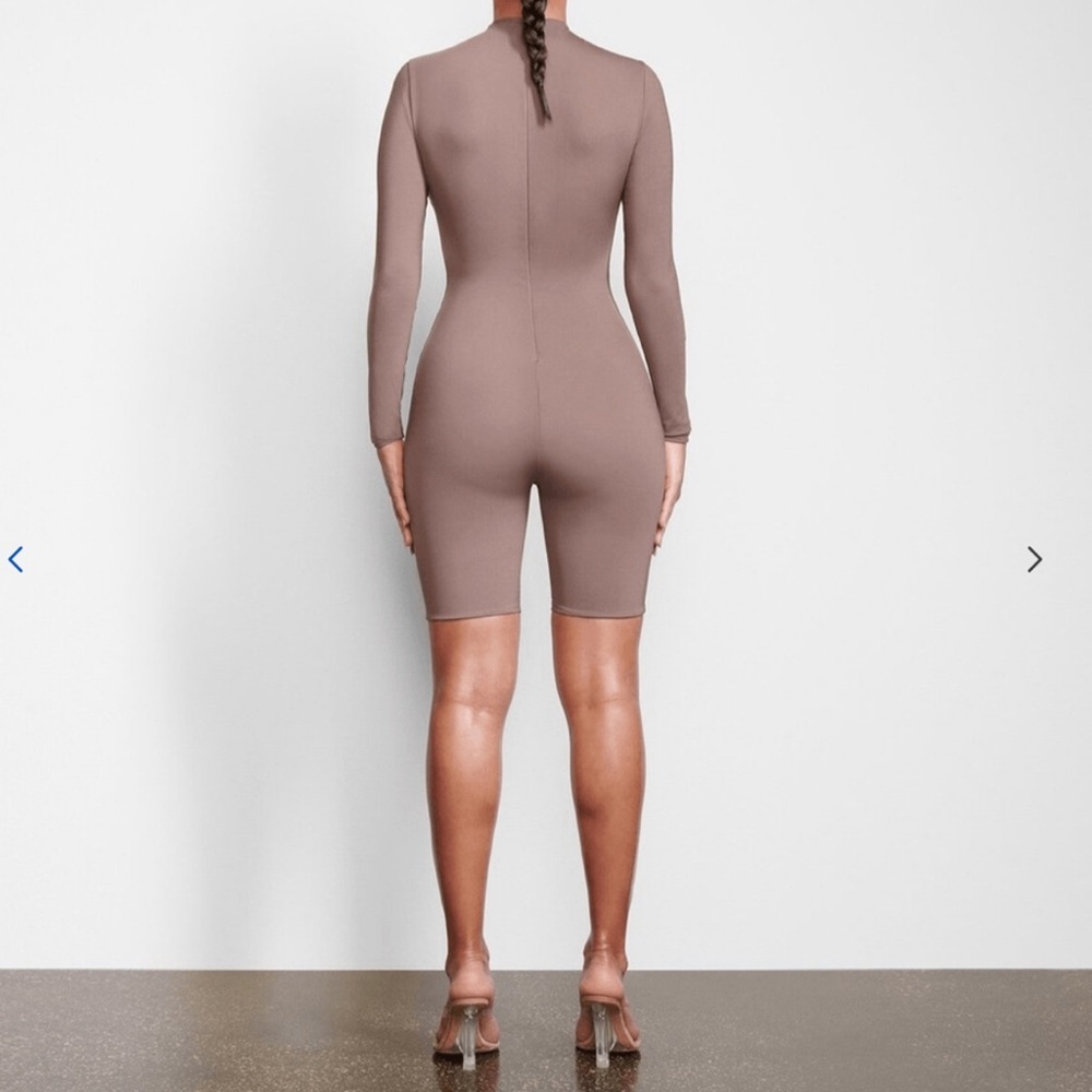 SKIMS All In One Mid Thigh High Mockneck Jumpsuit in 4XL Umber - Picture 4 of 8